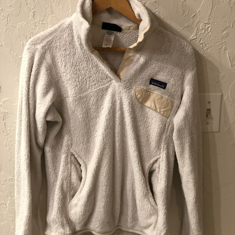 patagonia fleece pullover.